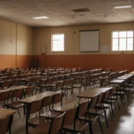 Sala de vacinação em Guarulhos, com frascos e seringas embaladas, sem pessoas
