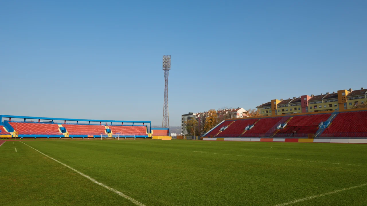 estádio José Maria de Campos Maia em Mirassol, campo de futebol, torcida, dia de jogo